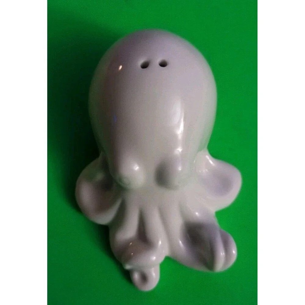 Octopi Salt And Pepper Shakers New In Box